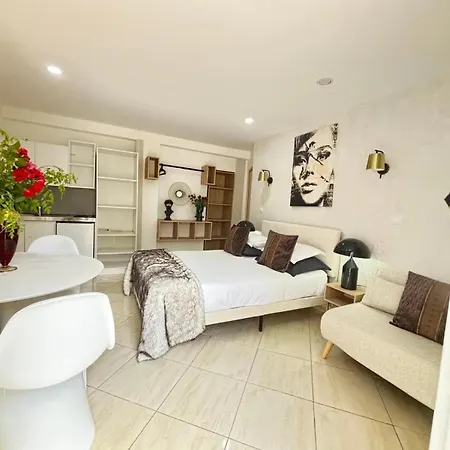 Le Manoir Provençale Avec Piscine *