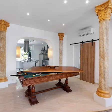 Le Manoir Provençale Avec Piscine Villa