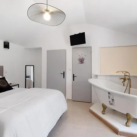 Le Manoir Provençale Avec Piscine * Saint-Raphaël